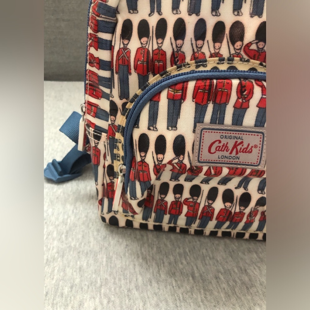 Cath Kids London Queen’s Guard Backpack British Royal Guard Kids Bag - Picture 10 of 13